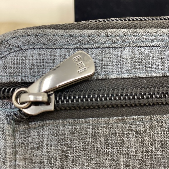 LUG RFID ZIP AROUND WALLET IN HEATHERED GRAY AND BLACK - Picture 4 of 9